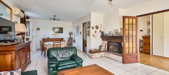 5 bedrooms House in Besancon, France No. 306157 2