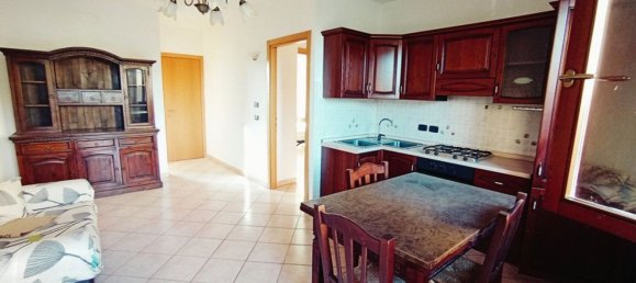 3-salle Appartement à Foiano della Chiana, Italy No. 228575 2