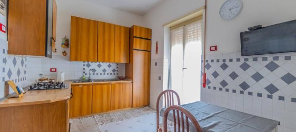 Квартира с 1 спальней в Рим, Италия № 275740 6