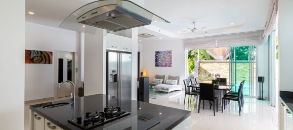 4 bedrooms Villa in Chalong, Thailand No. 6015 11