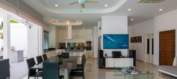 4 bedrooms Villa in Chalong, Thailand No. 6015 9