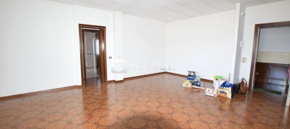4 bedrooms Apartment in Trevignano, Italy No. 381182 4