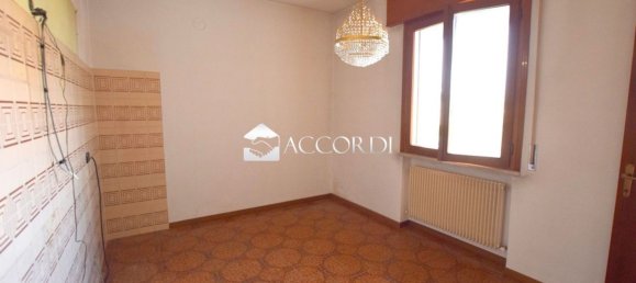 4 bedrooms Apartment in Trevignano, Italy No. 381182 2