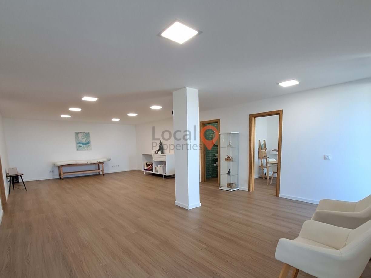 Вилла с 4 спальнями в Лагуш, Португалия № 104504