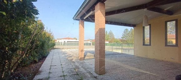 240m² Commercial property in Felino, Italy No. 315793 9