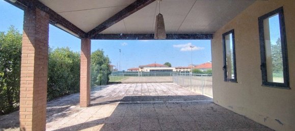 240m² Commercial property in Felino, Italy No. 315793 2