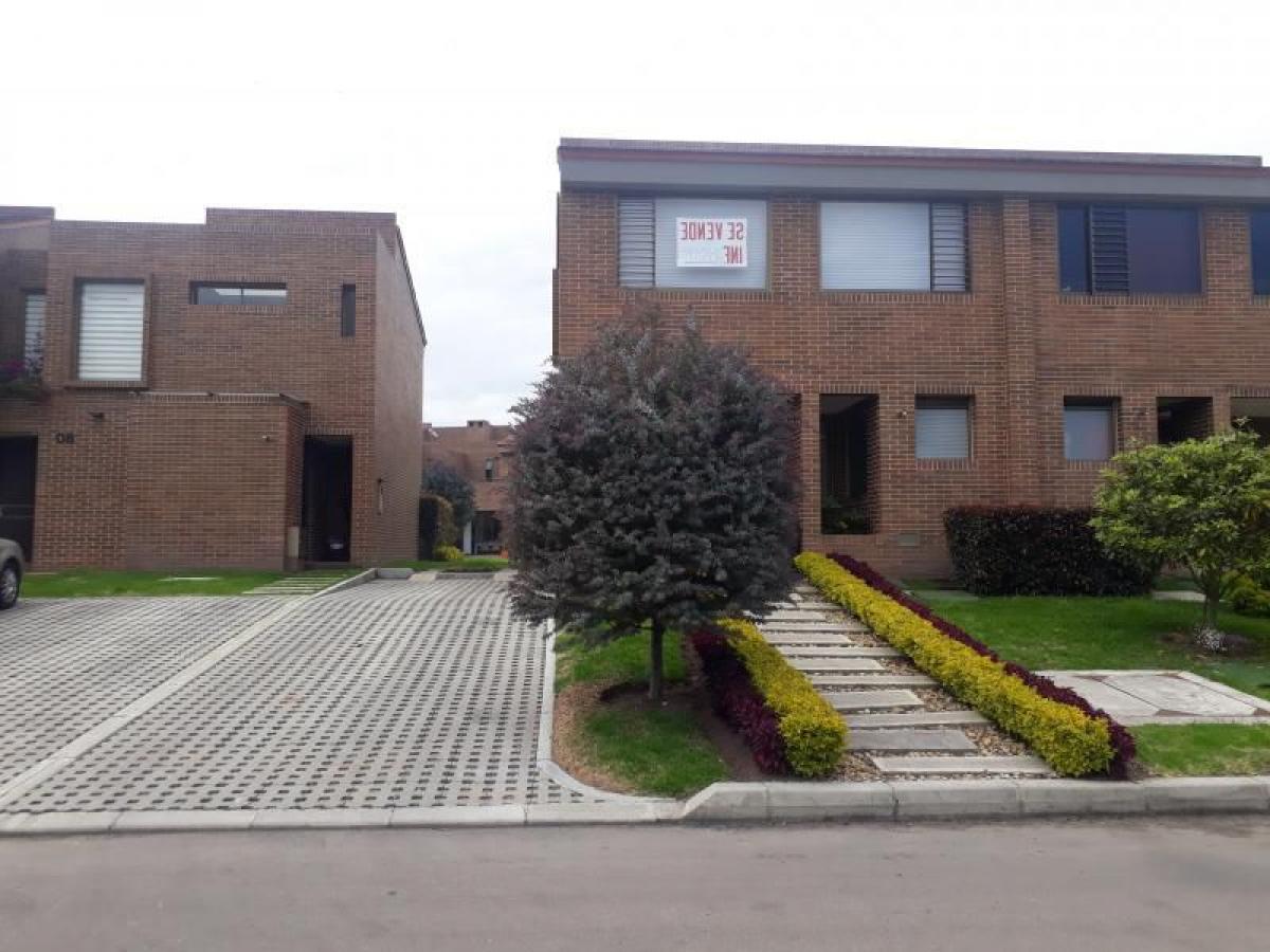 3 bedrooms House in Cundinamarca, Colombia No. 6887