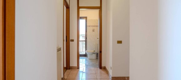 3 Schlafzimmer Wohnung in Lallio, Italy, Nr. 302637 18