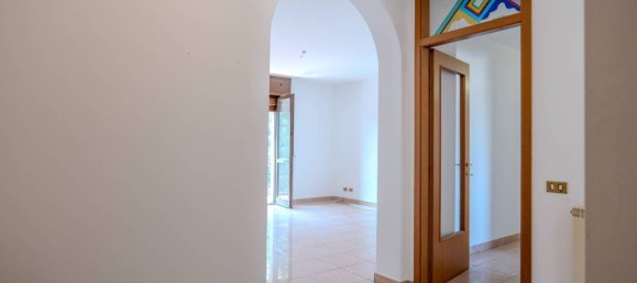 3 Schlafzimmer Wohnung in Lallio, Italy, Nr. 302637 5