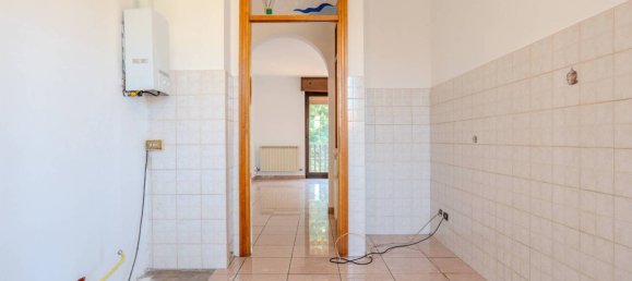 3 Schlafzimmer Wohnung in Lallio, Italy, Nr. 302637 8