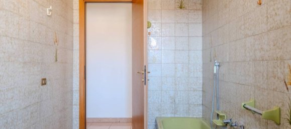 3 Schlafzimmer Wohnung in Lallio, Italy, Nr. 302637 12