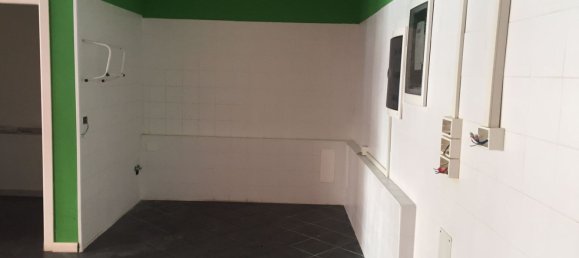 68m² Commercial property in Rome, Italy No. 111350 16