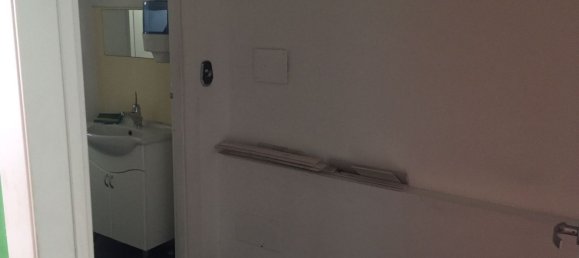 68m² Commercial property in Rome, Italy No. 111350 13