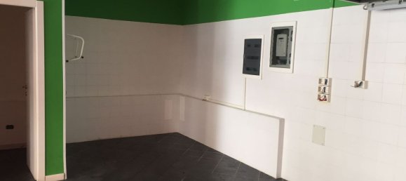 68m² Commercial property in Rome, Italy No. 111350 17