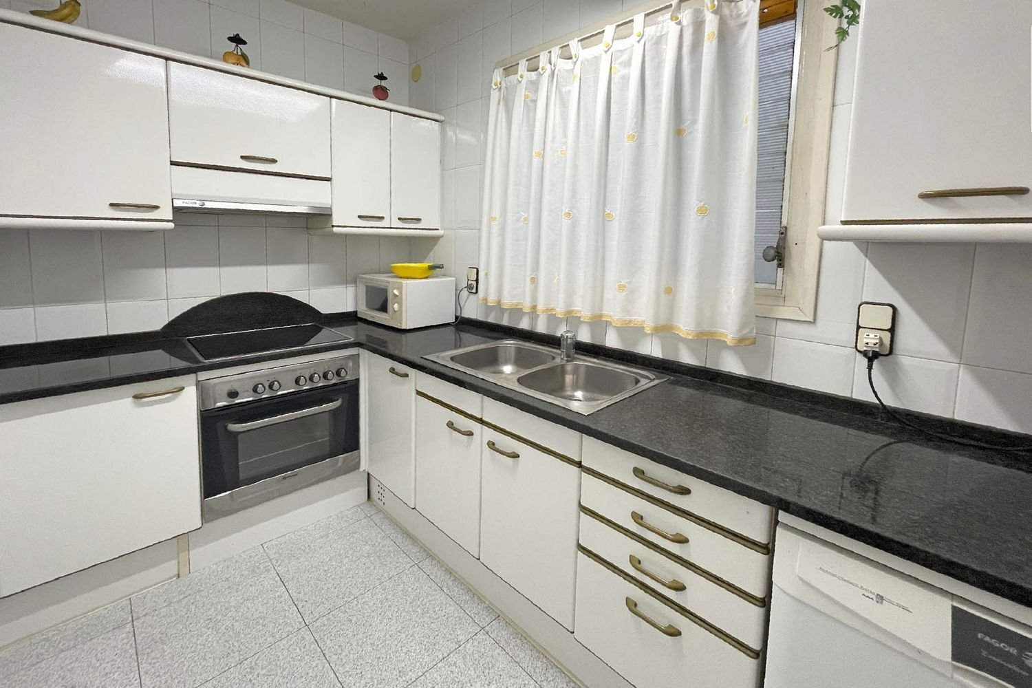 7 غرف نوم منزل في La Canonja, Spain رقم 28602