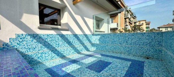 4 bedrooms Penthouse in Parma, Italy No. 334898 26