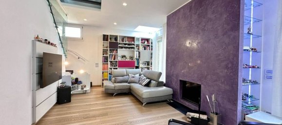 4 bedrooms Penthouse in Parma, Italy No. 334898 6