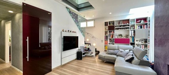 4 bedrooms Penthouse in Parma, Italy No. 334898 12