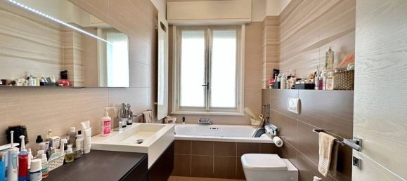 4 bedrooms Penthouse in Parma, Italy No. 334898 15