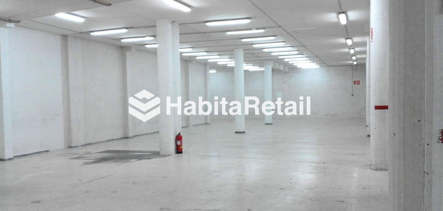 Коммерческая недвижимость 642м² в Эсплугес-де-Льобрегат, Испания № 260987