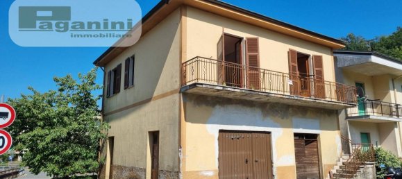 2 bedrooms Villa in Pignone, Italy No. 86725 3