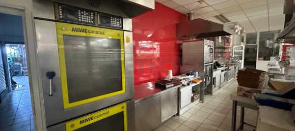 3 rooms Commercial property in Udine, Italy No. 354567 7