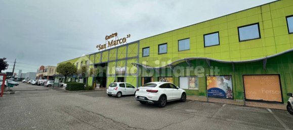3 rooms Commercial property in Udine, Italy No. 354567 3