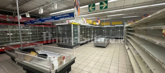 3 rooms Commercial property in Udine, Italy No. 354567 9