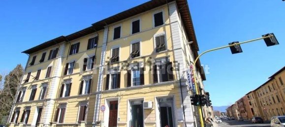 2 bedrooms Apartment in Pisa, Italy No. 352458 2