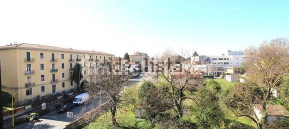2 bedrooms Apartment in Pisa, Italy No. 352458 3