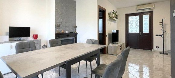 Villa T3 em Bregnano, Italy N.º 378832 2