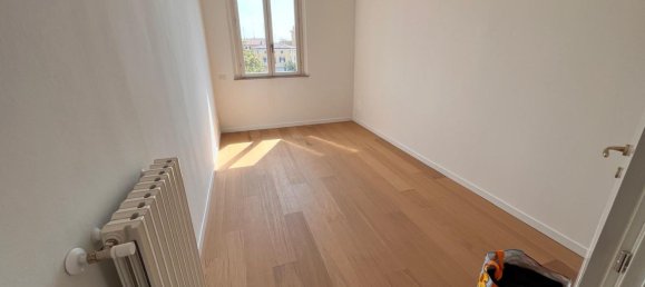 4 bedrooms Apartment in Modena, Italy No. 353649 10