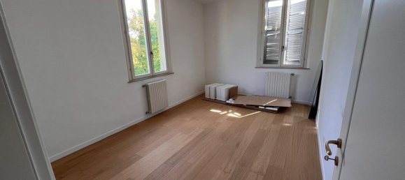 4 bedrooms Apartment in Modena, Italy No. 353649 9