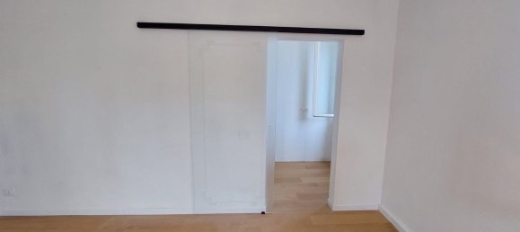 4 bedrooms Apartment in Modena, Italy No. 353649 4