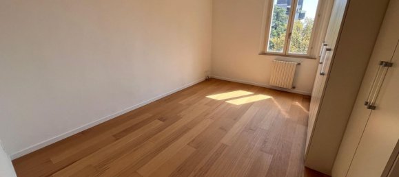 4 bedrooms Apartment in Modena, Italy No. 353649 7