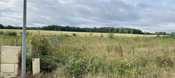 Grundstück in Saint-Maurice-Saint-Germain, France 880m², Nr. 93612 2