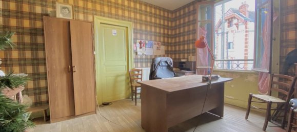 3 bedrooms House in Vierzon, France No. 103864 2