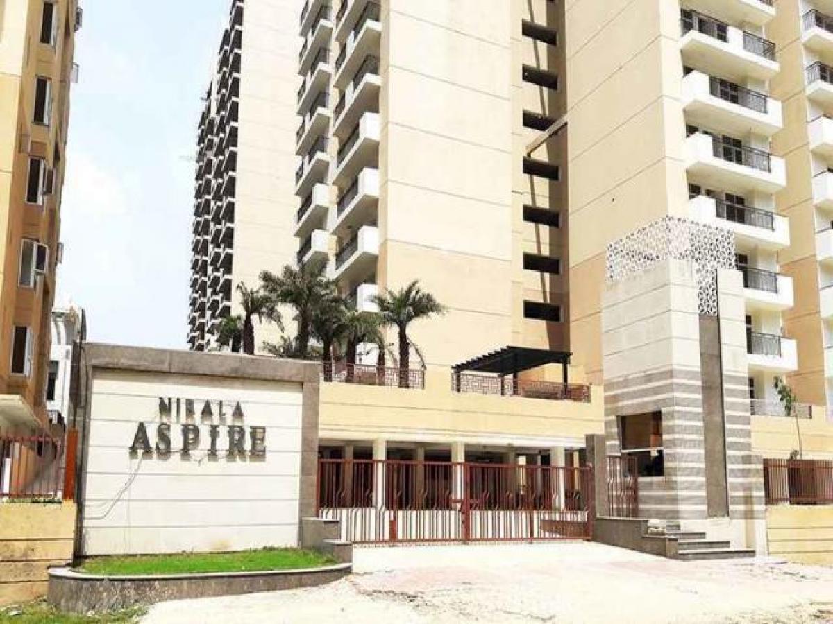 3 bedrooms House in Noida, India No. 66972