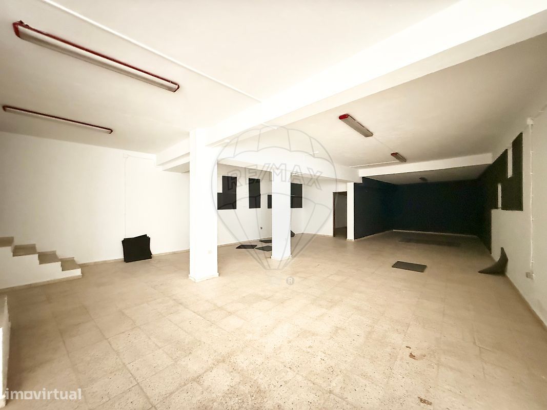 171m² Warehouse in Faro, Portugal No. 355465