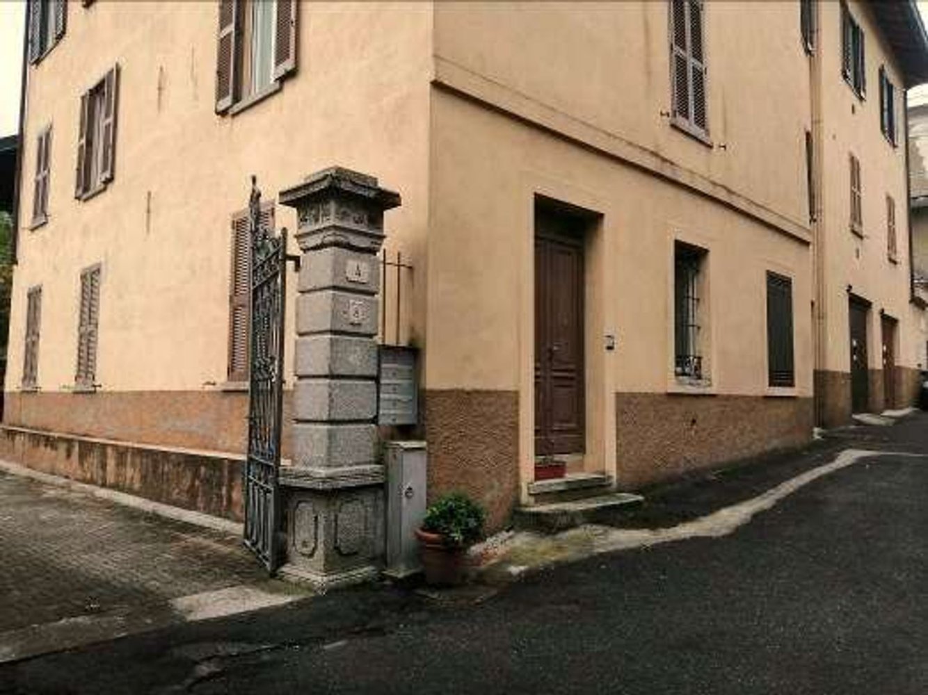 3-salle Appartement à Como, Italy No. 6807