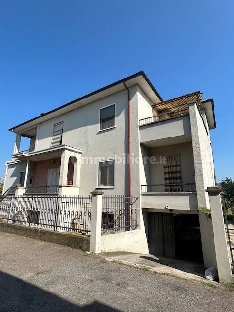 Villa T5 em Gravellona Lomellina, Italy N.º 6460