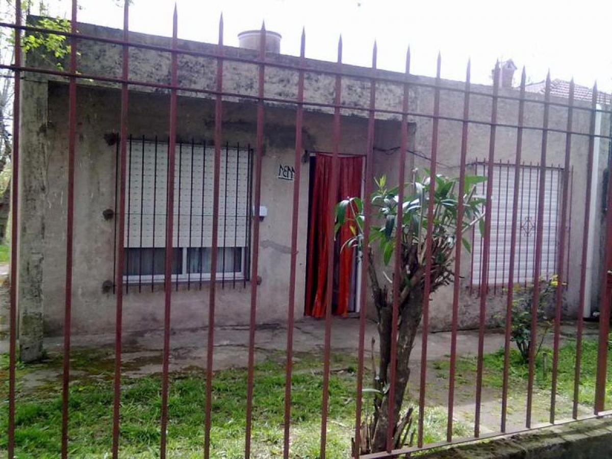 Estudio en Almirante Brown, Argentina No. 79966