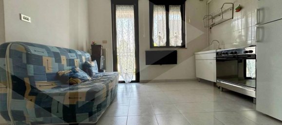 3 rooms Apartment in Bisceglie, Italy No. 24121 11
