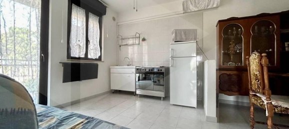 3 rooms Apartment in Bisceglie, Italy No. 24121 6