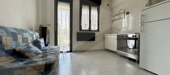 3 rooms Apartment in Bisceglie, Italy No. 24121 16