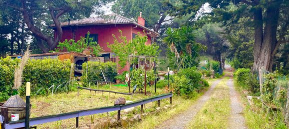 Casa de 5 dormitorios en Orbetello, Italy No. 130213 2