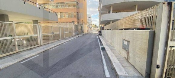 Garagem em Bari, Italy 30 m² N.º 18801 9