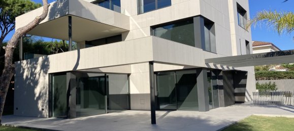 6 bedrooms Villa in Gava, Spain No. 2400 2