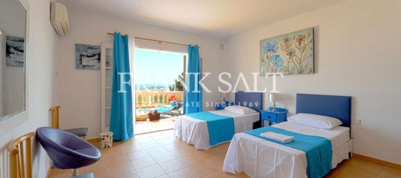 4 bedrooms Villa in Valletta, Malta No. 10796 11