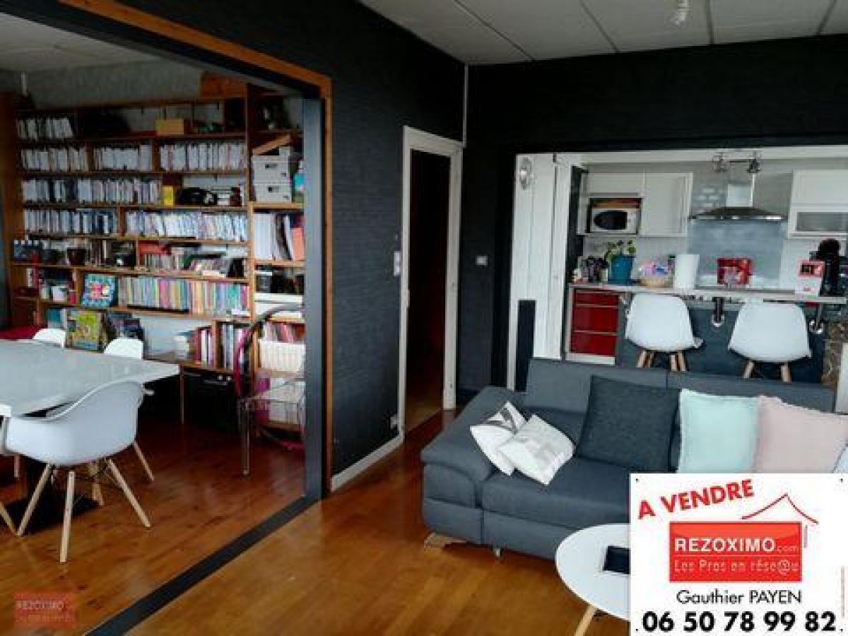 3 bedrooms Condo in Privas, France No. 32877